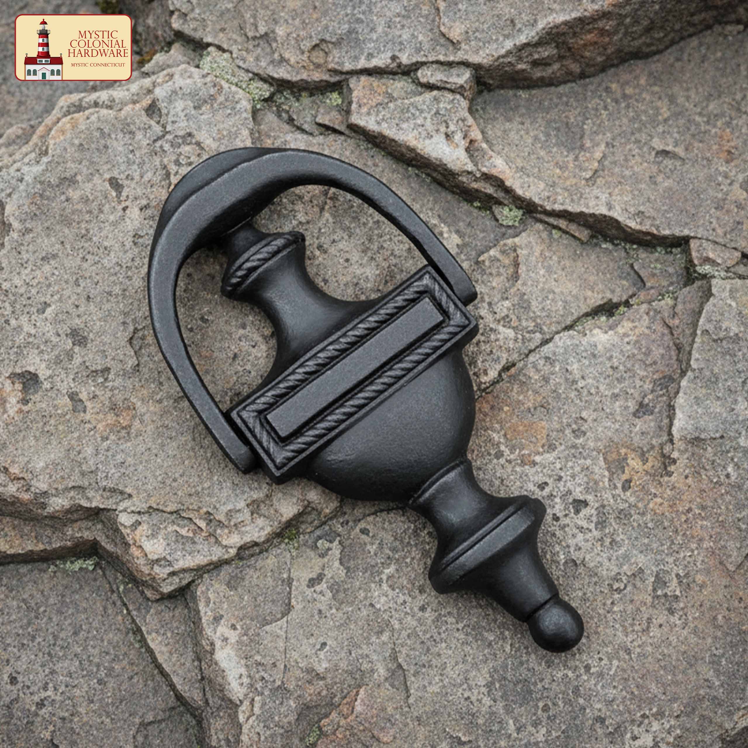 Mystic Colonial Urna battente porta ghisa nera