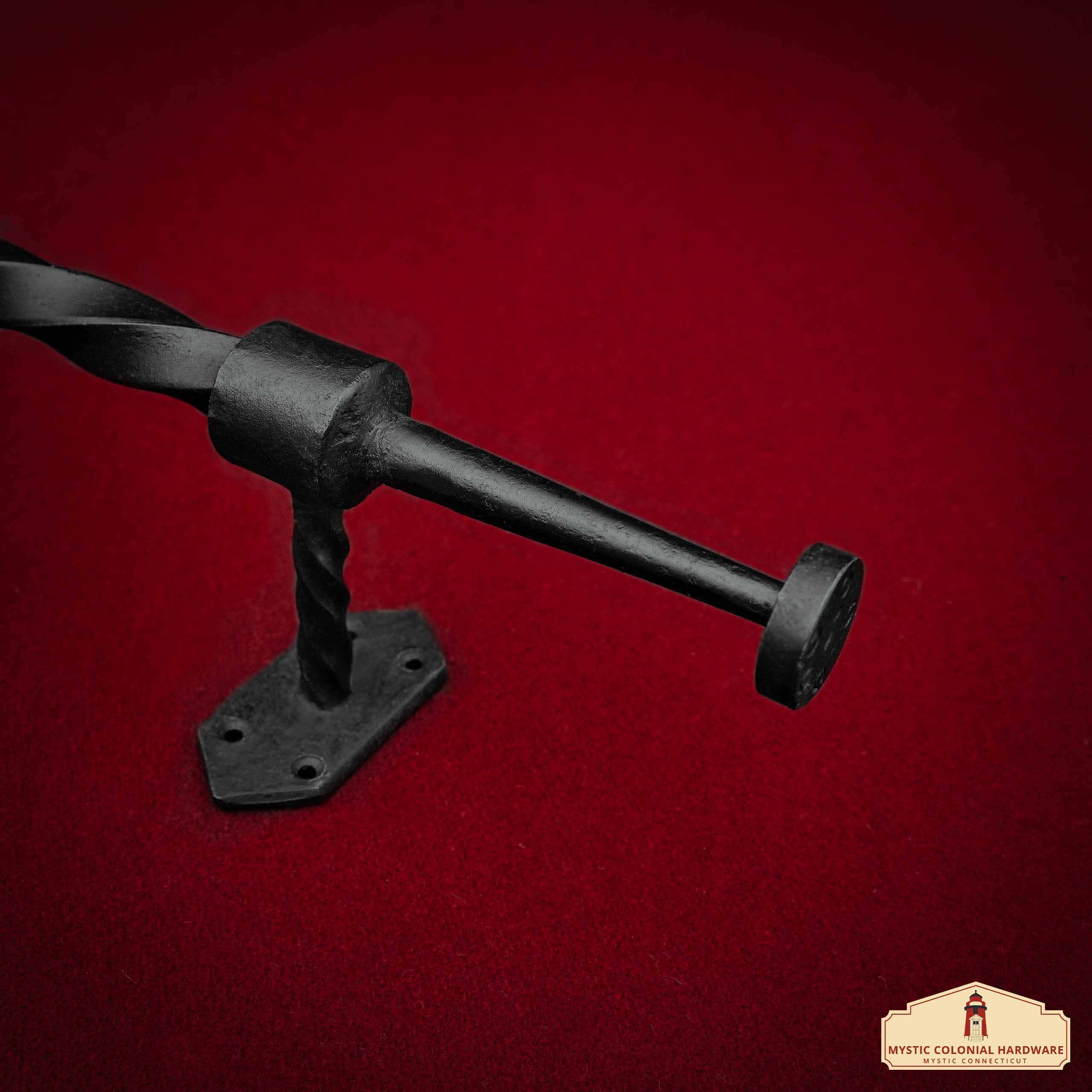 Mystic Colonial Hardware maniglione porta ferro battuto 41,9 cm nero